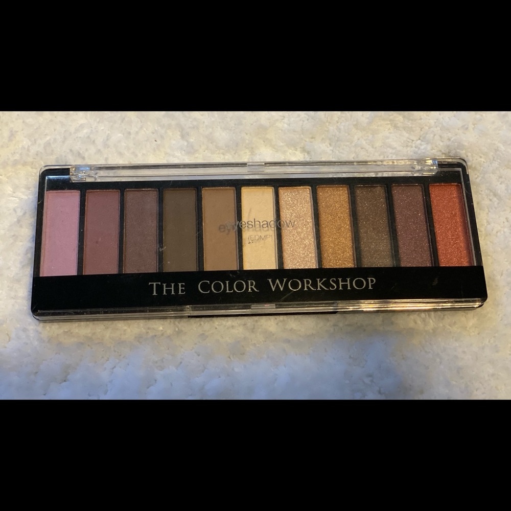 #748 Markwins international eyeshadow palette